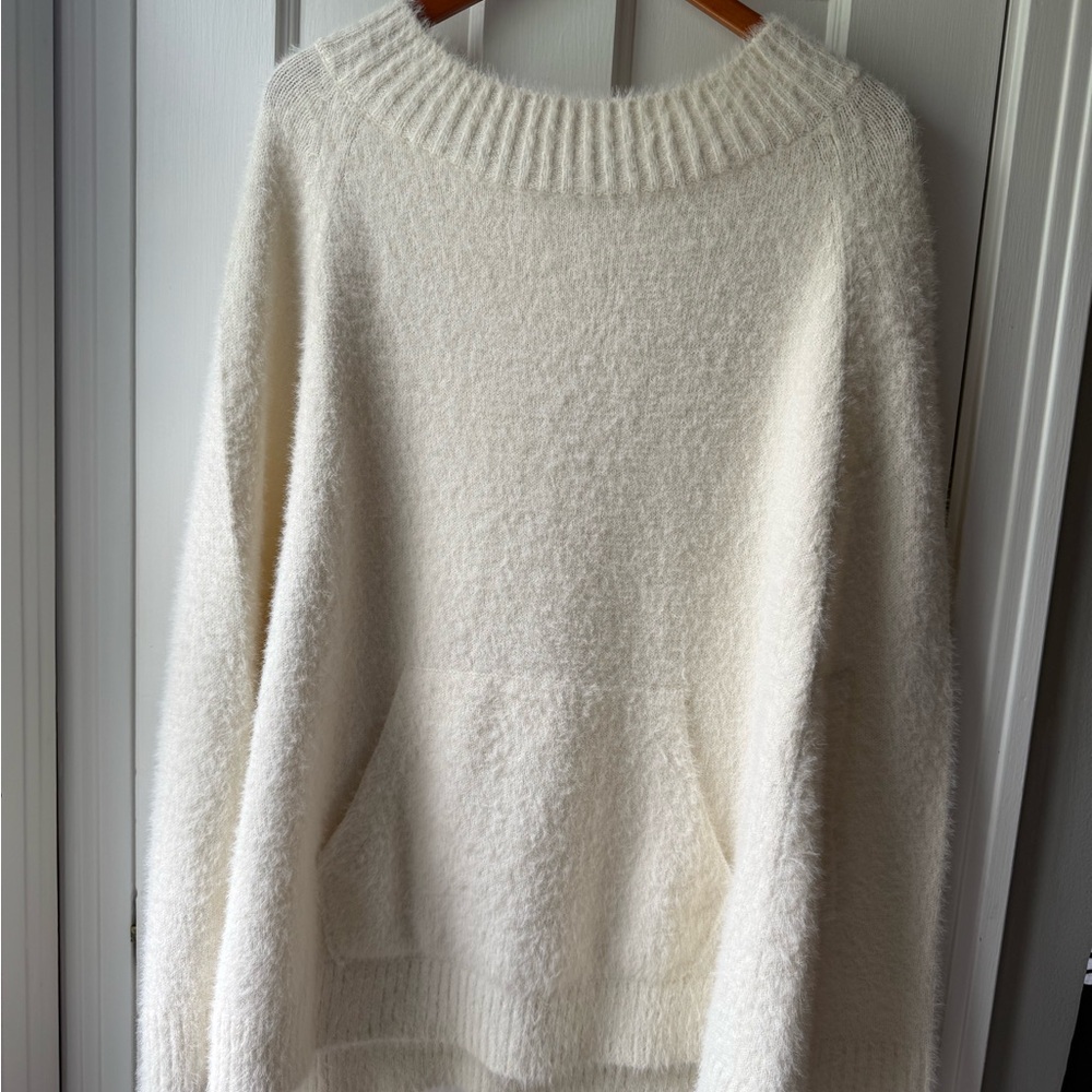 MERSEA CHALET CREAM PONCHO, CAPE, MOCK NECK, FRONT POCKET, ARMHOLE SLITS - OS